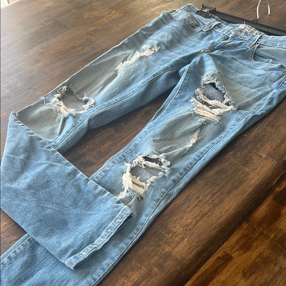 GUESS Distressed Skinny Jeans - Picture 3 of 4